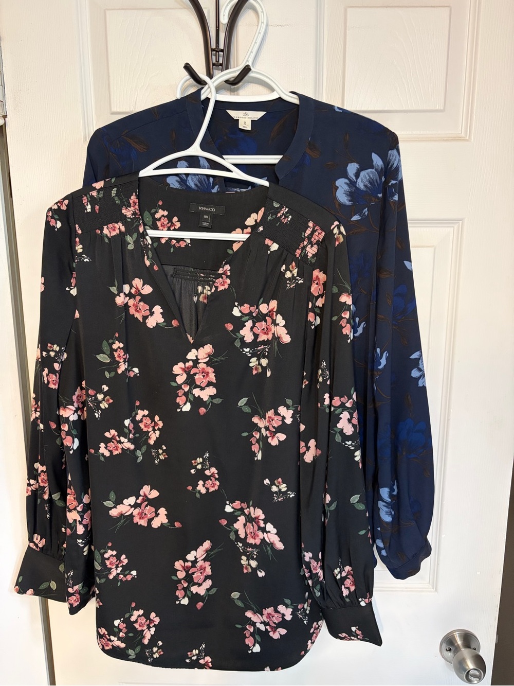 RW&Co Floral Blouses